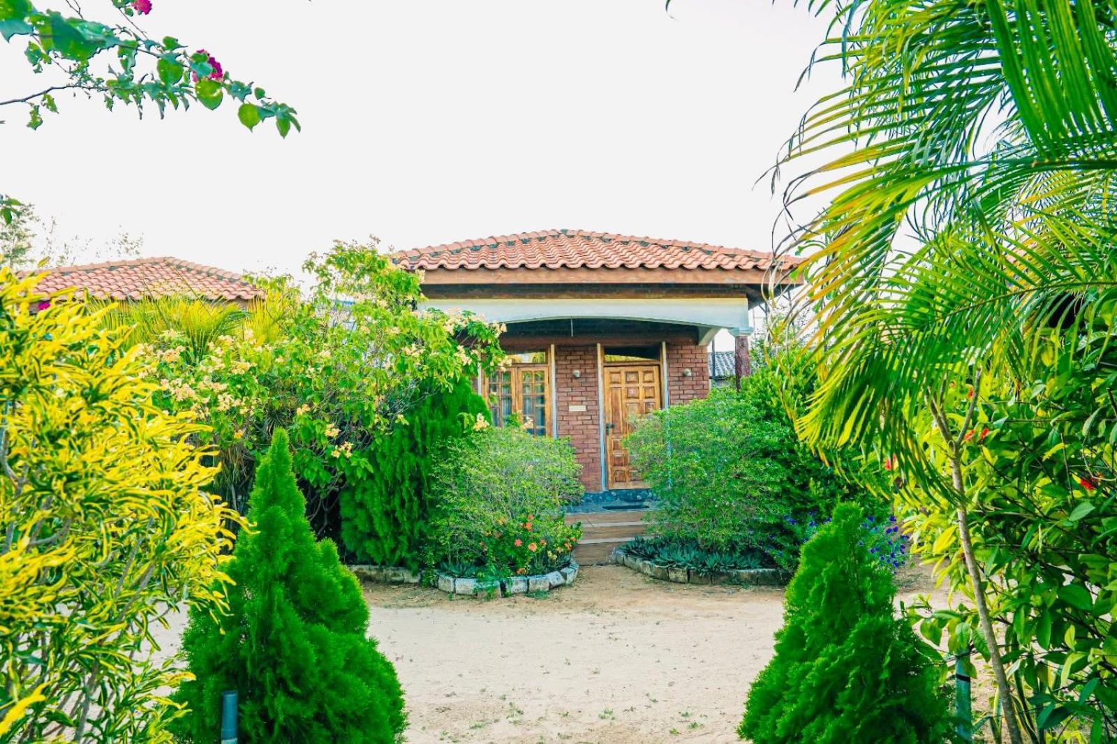 Hotel Mithra Paradise